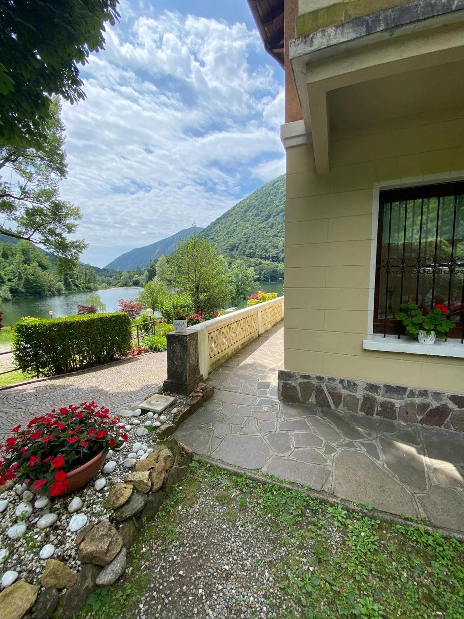 L'Angolino Di Magda: On The Lake-Private Beach! Ghirla Exterior foto
